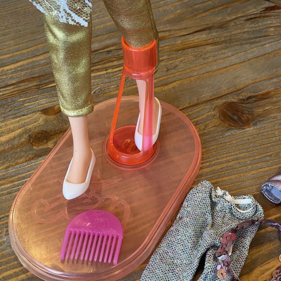 Jem And The Holograms Aja Doll Guitar Stand Music Is Magic Outfit Shoes Comb - Picture 7 of 13